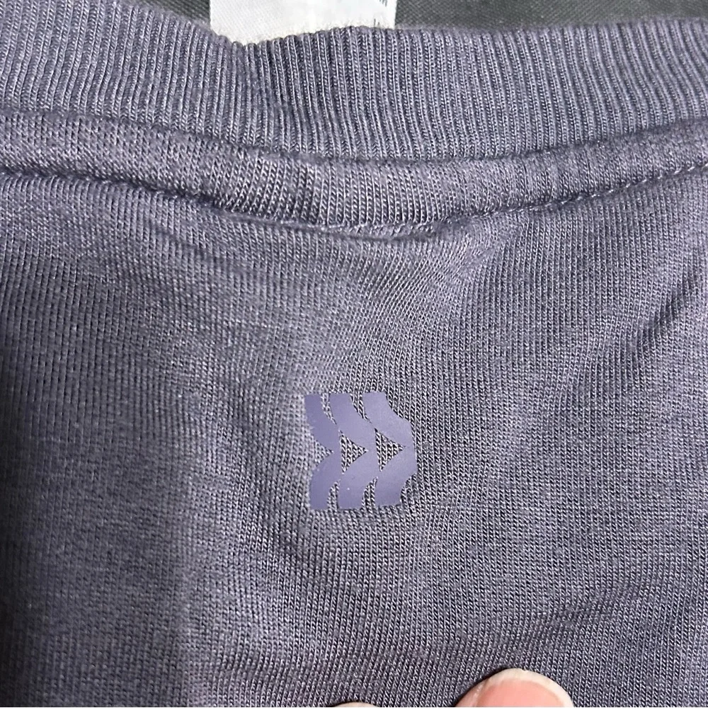 Women’s size medium - Picture 4 of 5